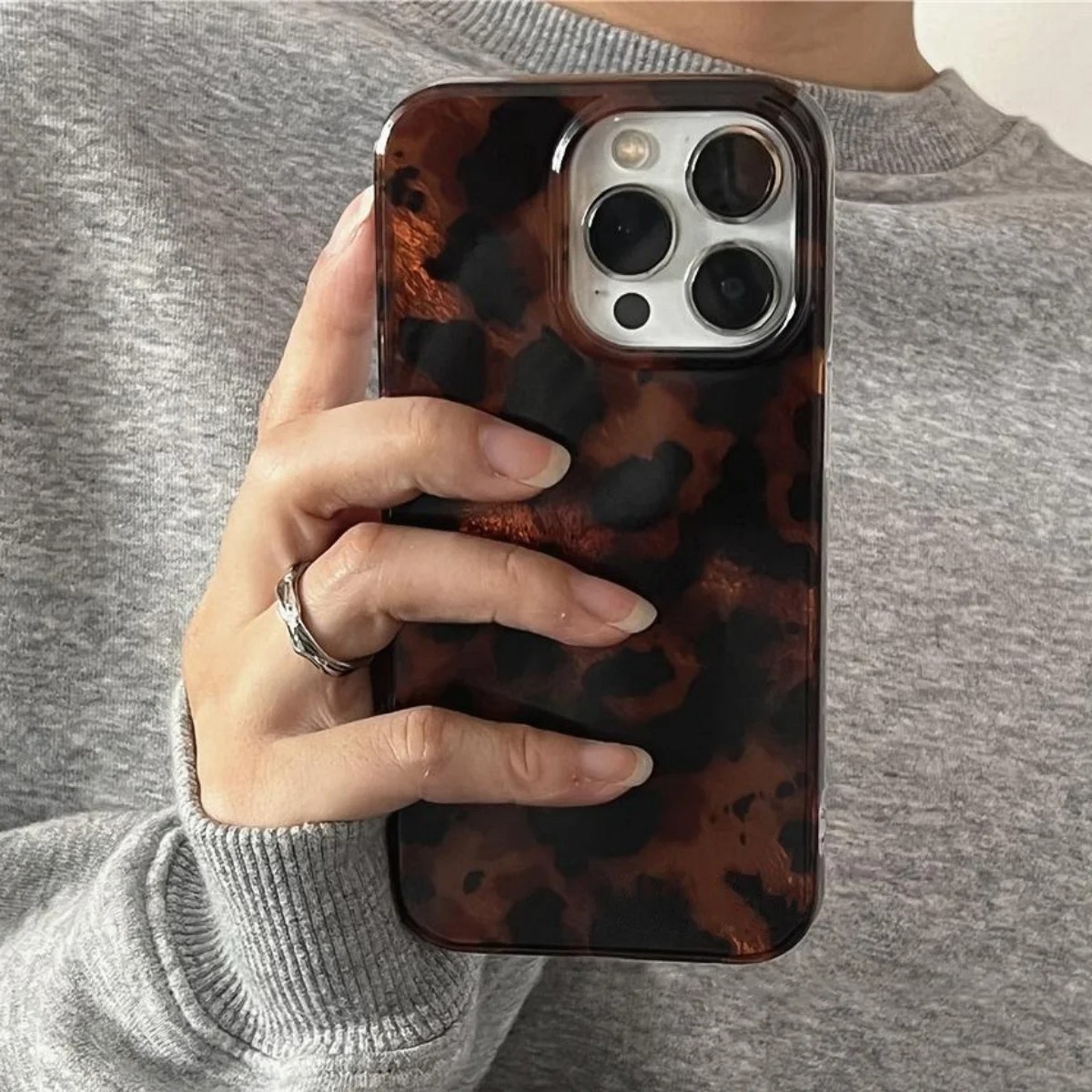 レトロなアンバーテクスチャのレーザー加工スマホケース iPh - Phone Cases Store のレビューと価格
